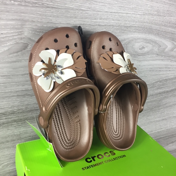 Classic botanical deals floral clog